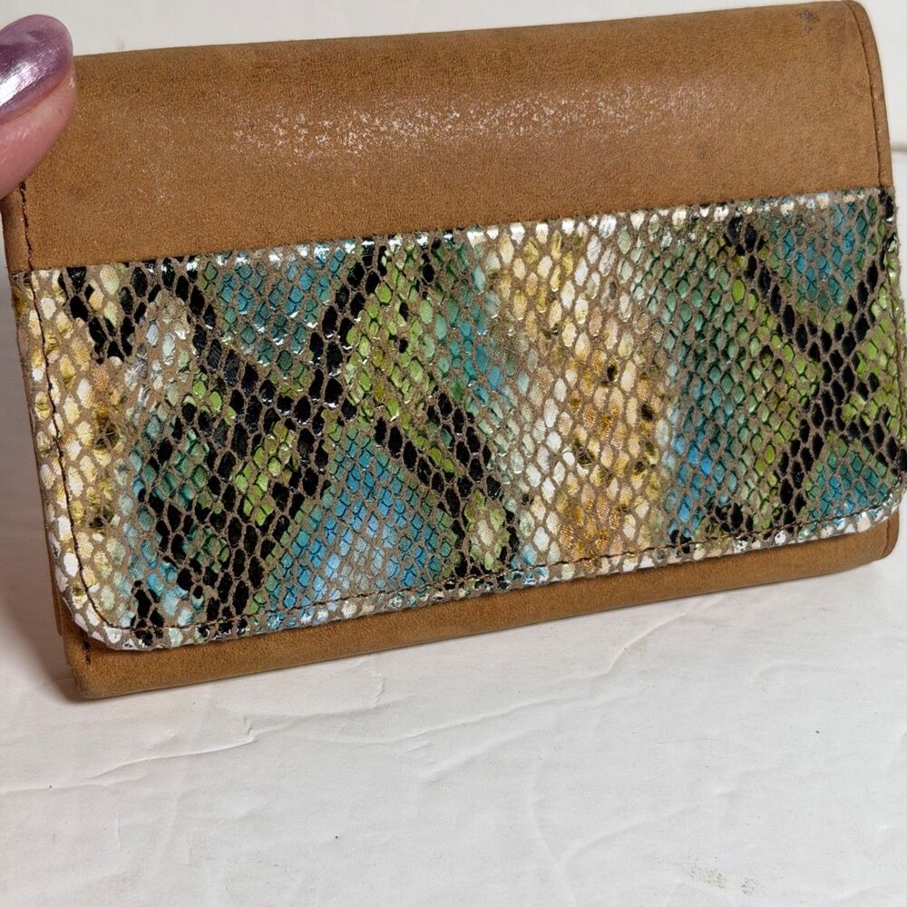 HOBO International Leather Trifold Wallet Tan Multicolor Snake Print Zip Pocket